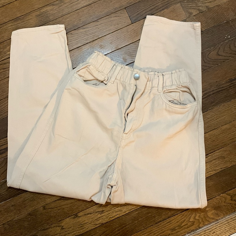 LAST CHANCE before donating! EUC cream color denim jeans from H&M, size 4